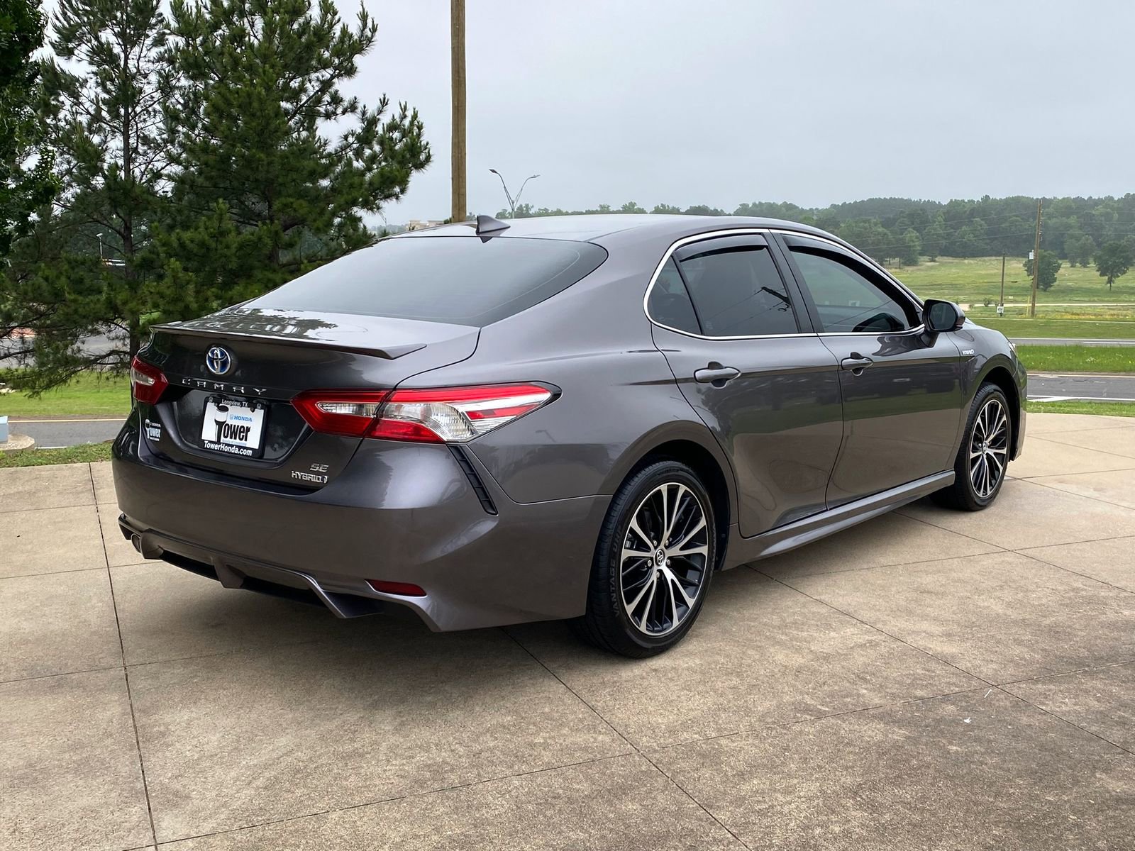 Used 2020 Toyota Camry SE FWD image 6