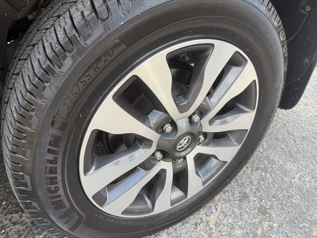 Used 2018 Toyota Sequoia Limited w/ Safety & Convenience Package AWD/4WD image 3