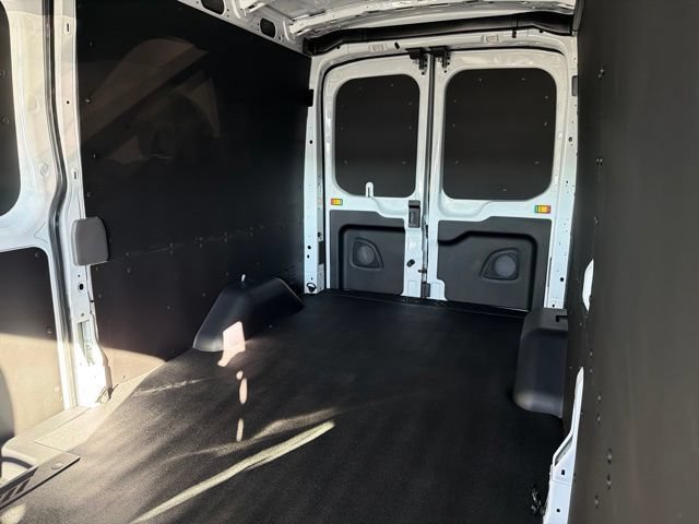 New 2027 Ford Transit 250 148 Medium Roof w/ Load Area Protection Package RWD image 12