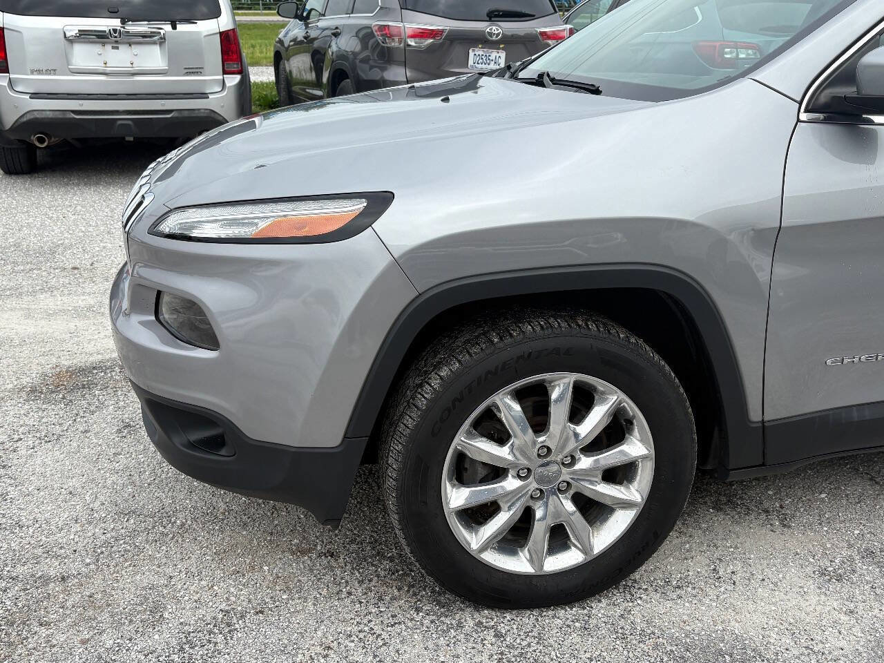 Used 2015 Jeep Cherokee Limited AWD/4WD image 17