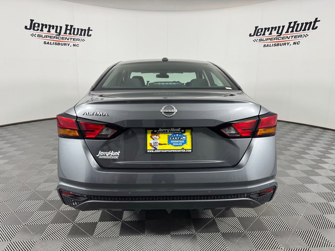 Used 2025 Nissan Altima 2.5 SV FWD image 7