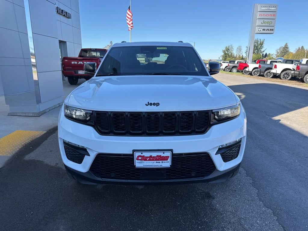 New 2025 Jeep Grand Cherokee Limited w/ Luxury Tech Group II image 3