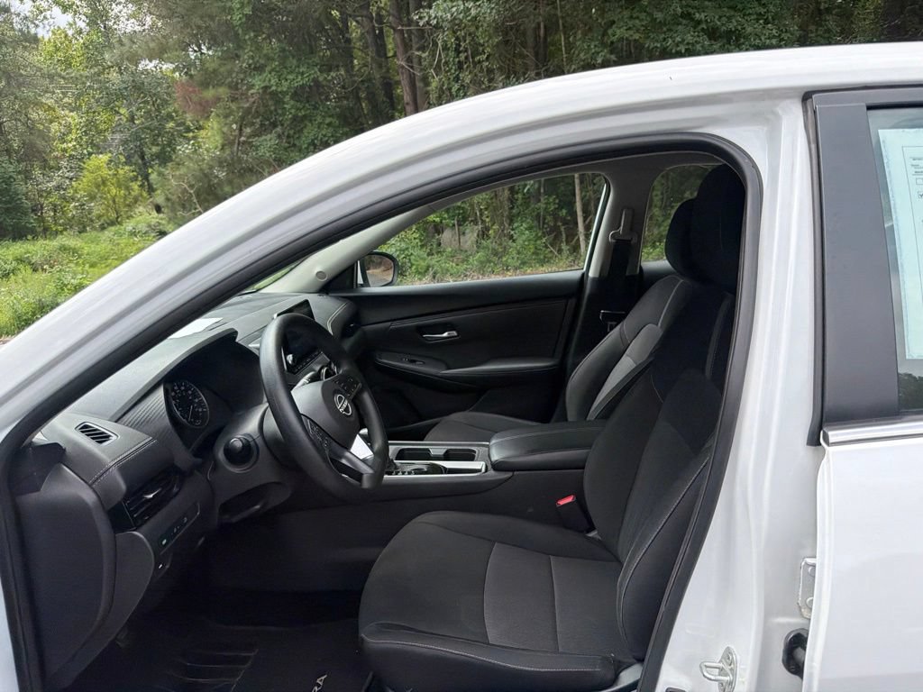 Used 2025 Nissan Sentra SV FWD image 12