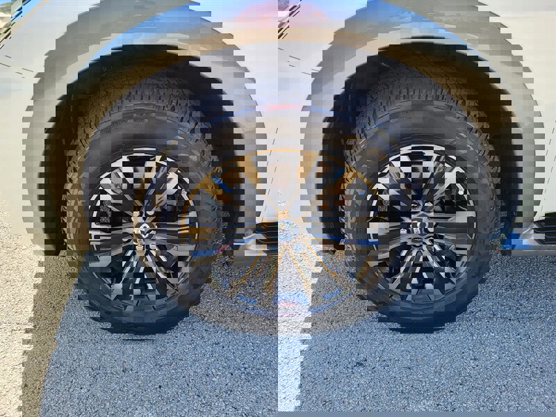 Used 2017 Nissan Armada Platinum image 32