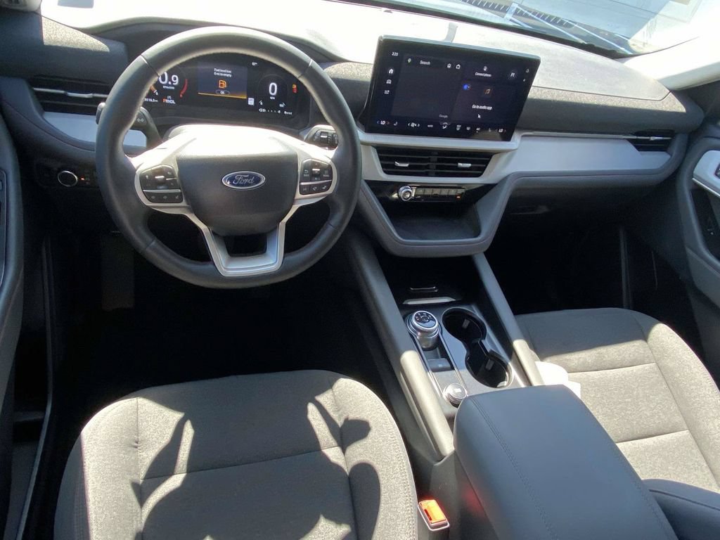 Used 2025 Ford Explorer Active RWD image 12