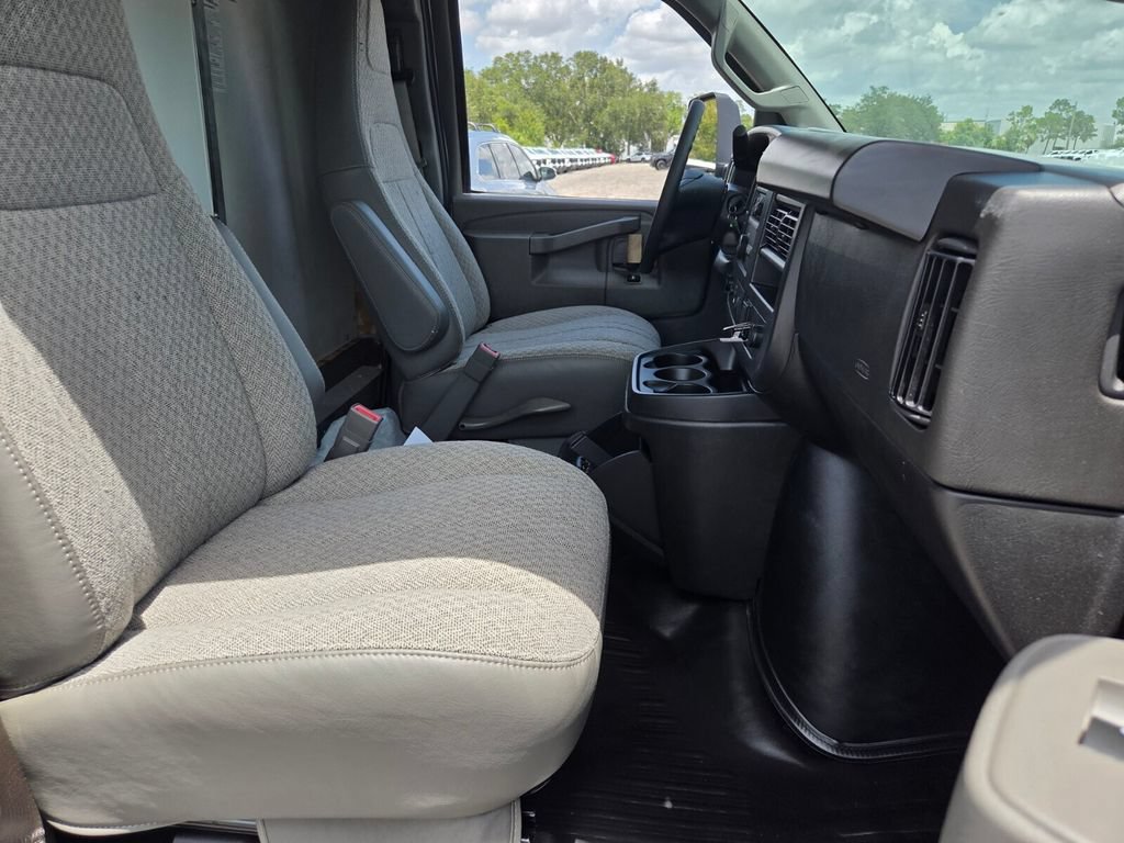 New 2026 Chevrolet Express 4500 w/ Power Convenience Package RWD image 17