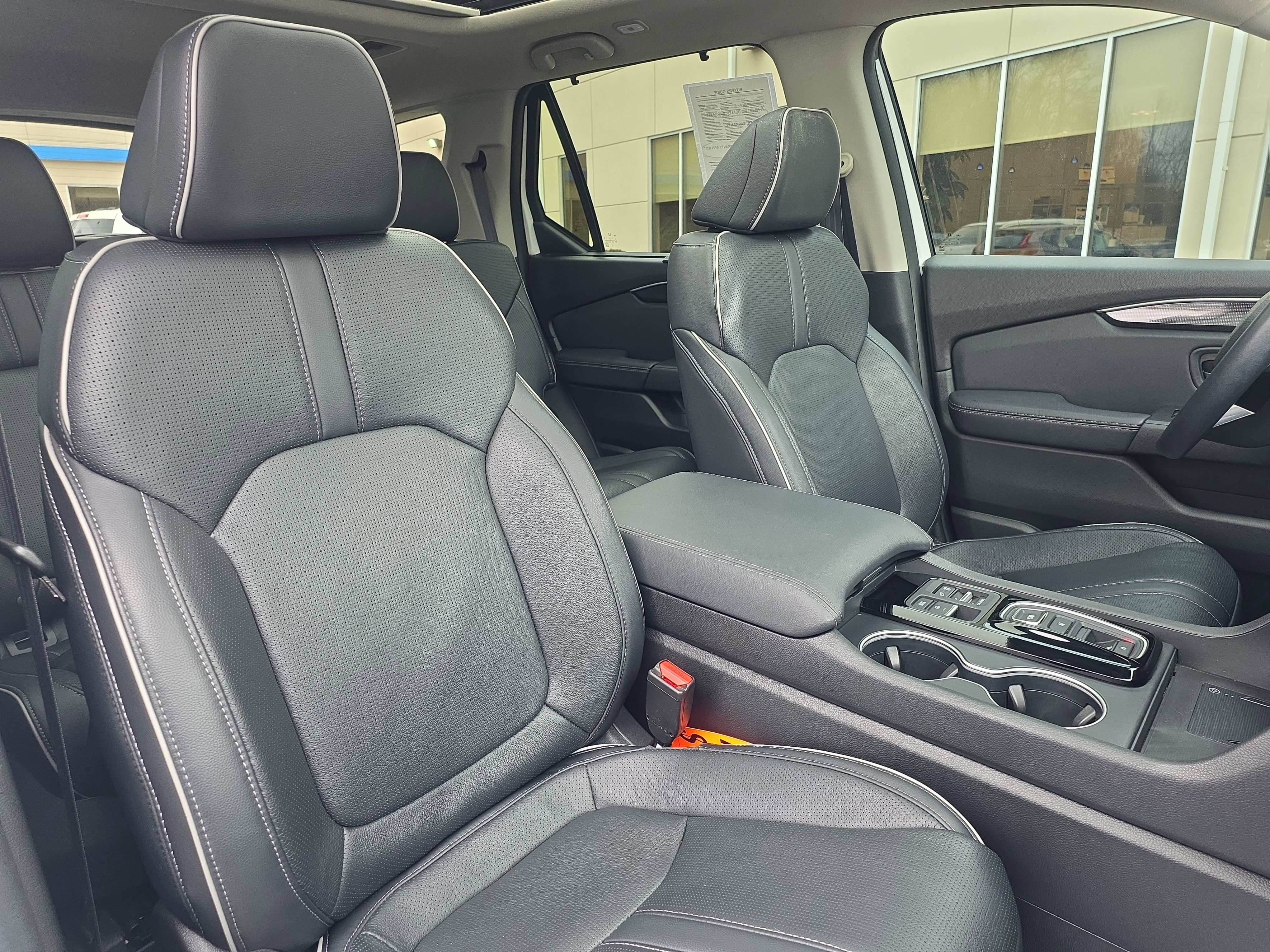 Used 2023 Honda Pilot Elite image 11