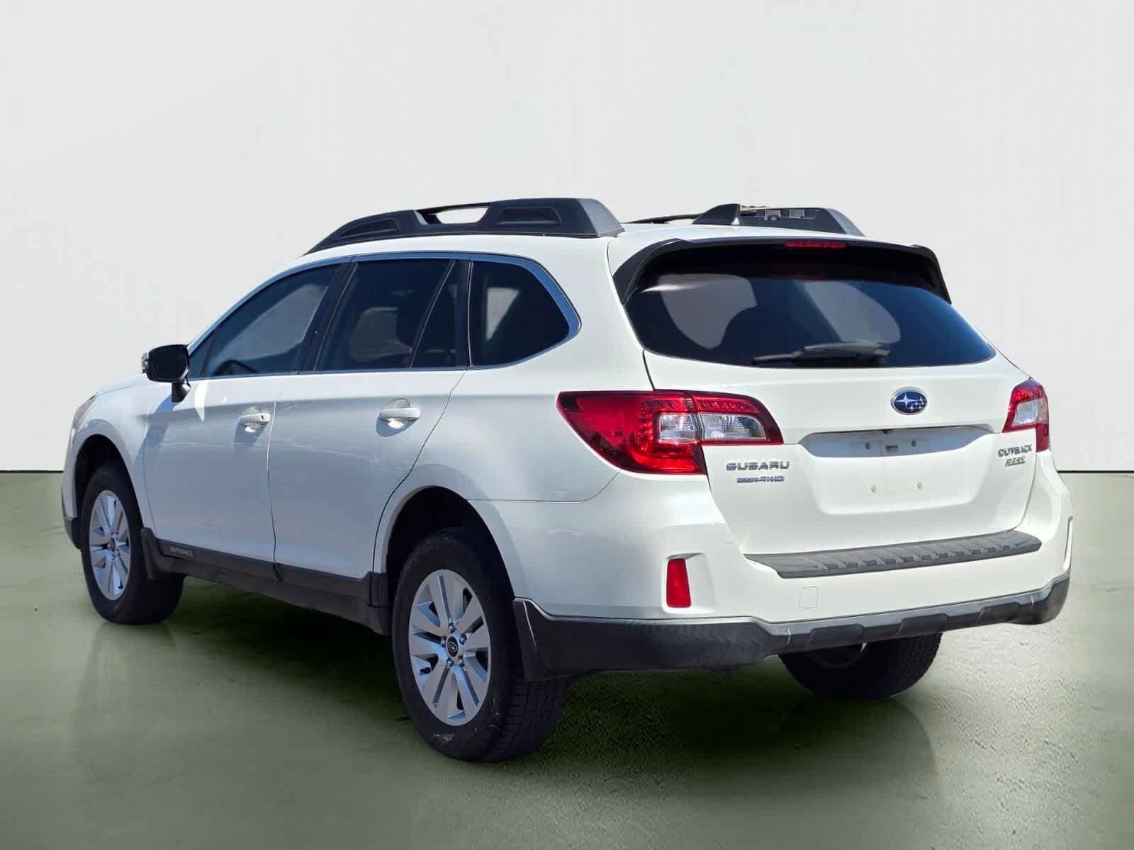 Used 2017 Subaru Outback 2.5i Premium AWD/4WD image 4