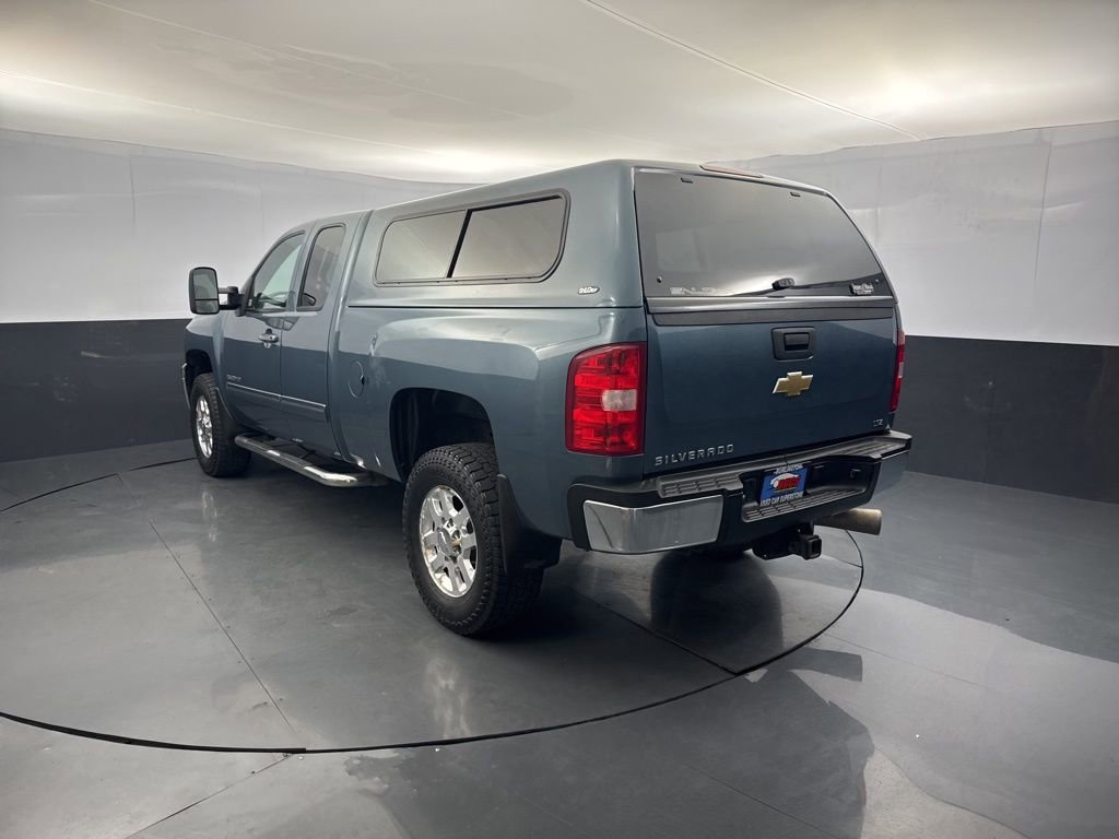 Used 2011 Chevrolet Silverado 2500 LTZ AWD/4WD video 3