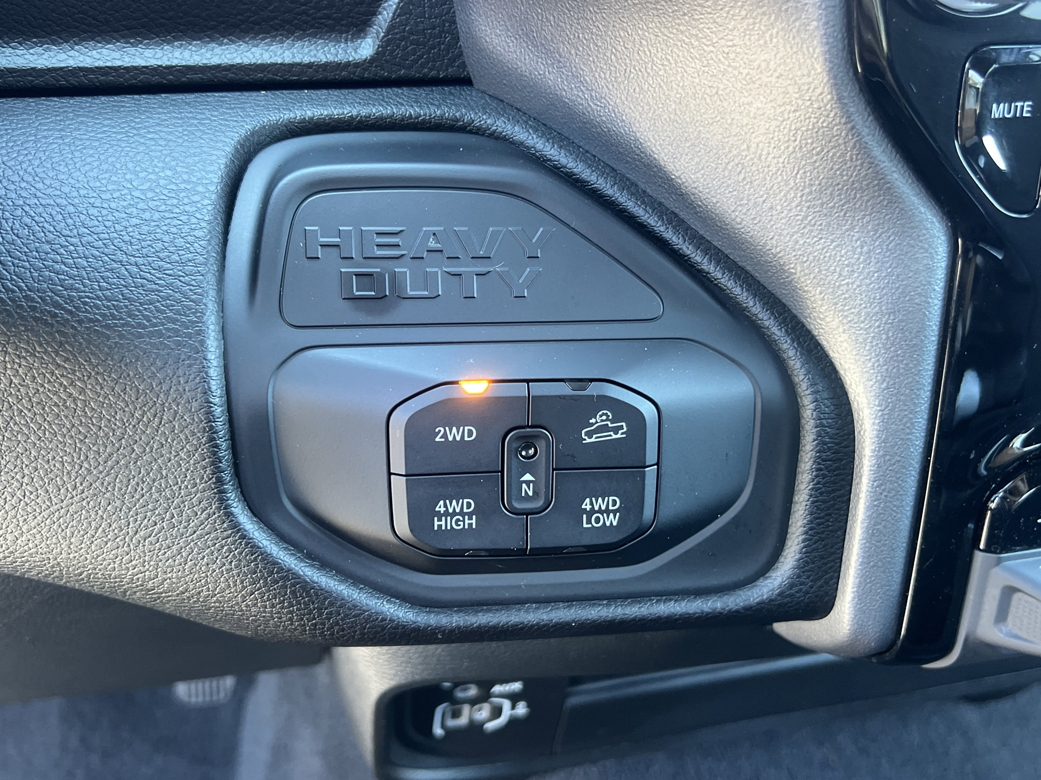 Used 2025 RAM 2500 Big Horn AWD/4WD image 36