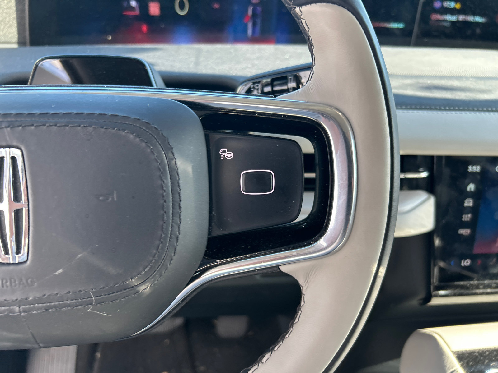 New 2026 Lincoln Navigator L Reserve AWD/4WD image 20