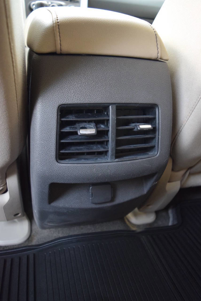 Used 2013 Ford Edge SE image 38