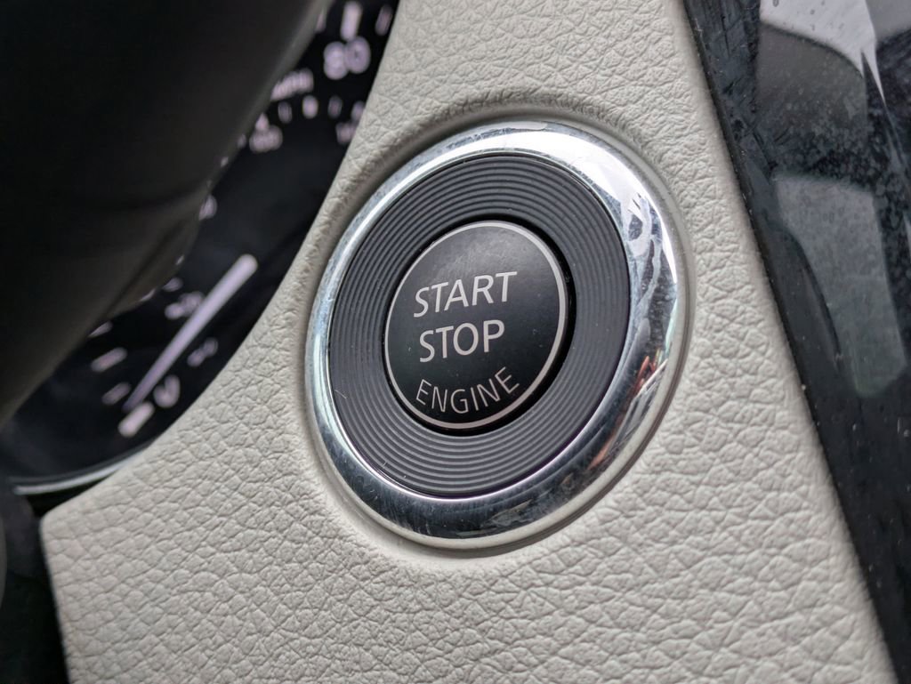 Used 2019 Nissan Rogue Sport SV image 39