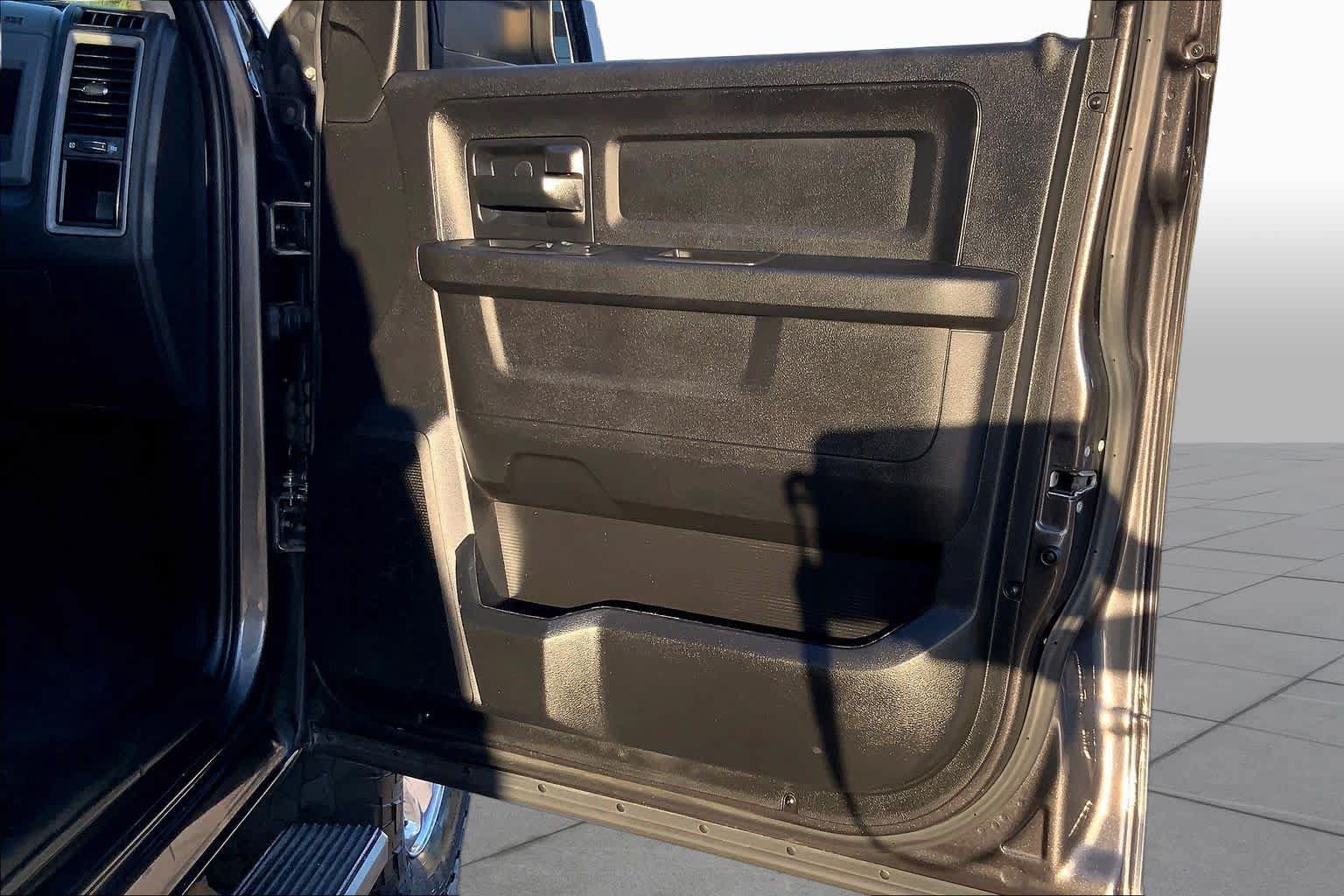 Used 2017 RAM 2500 Tradesman w/ Chrome Appearance Group AWD/4WD image 23