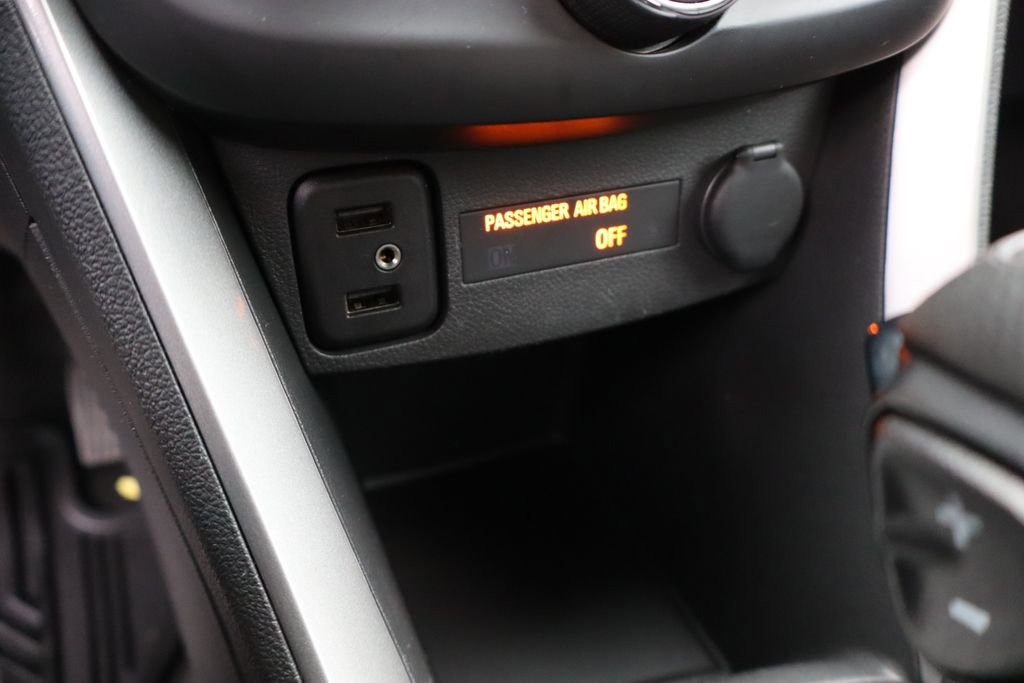 Used 2022 Chevrolet Trax LT w/ Premium Seat Package AWD/4WD image 22