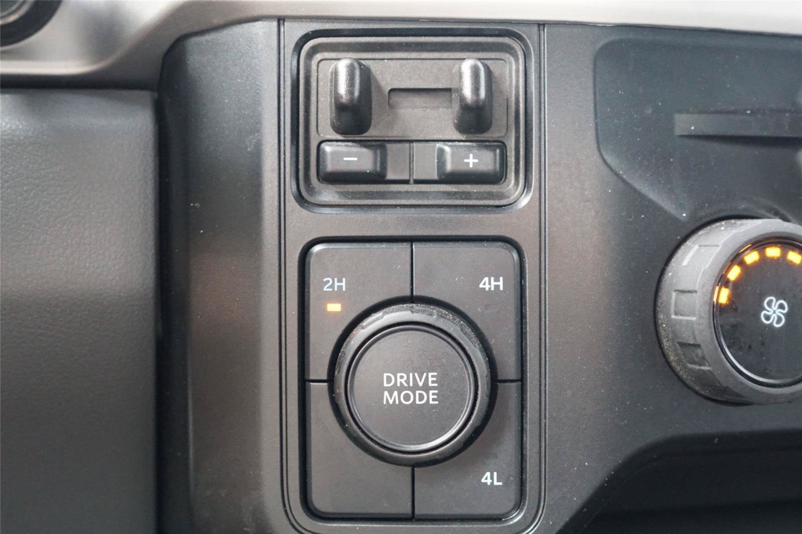 Used 2025 Ford F350 XLT w/ 360-Degree Camera Package AWD/4WD image 14
