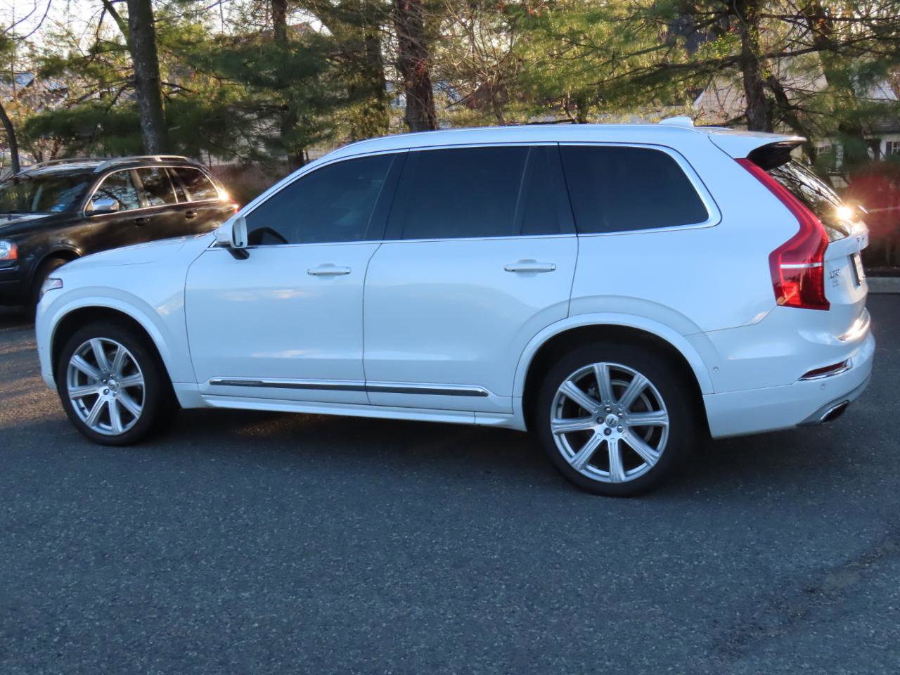 Used 2018 Volvo XC90 T6 Inscription w/ Convenience Package AWD/4WD image 3