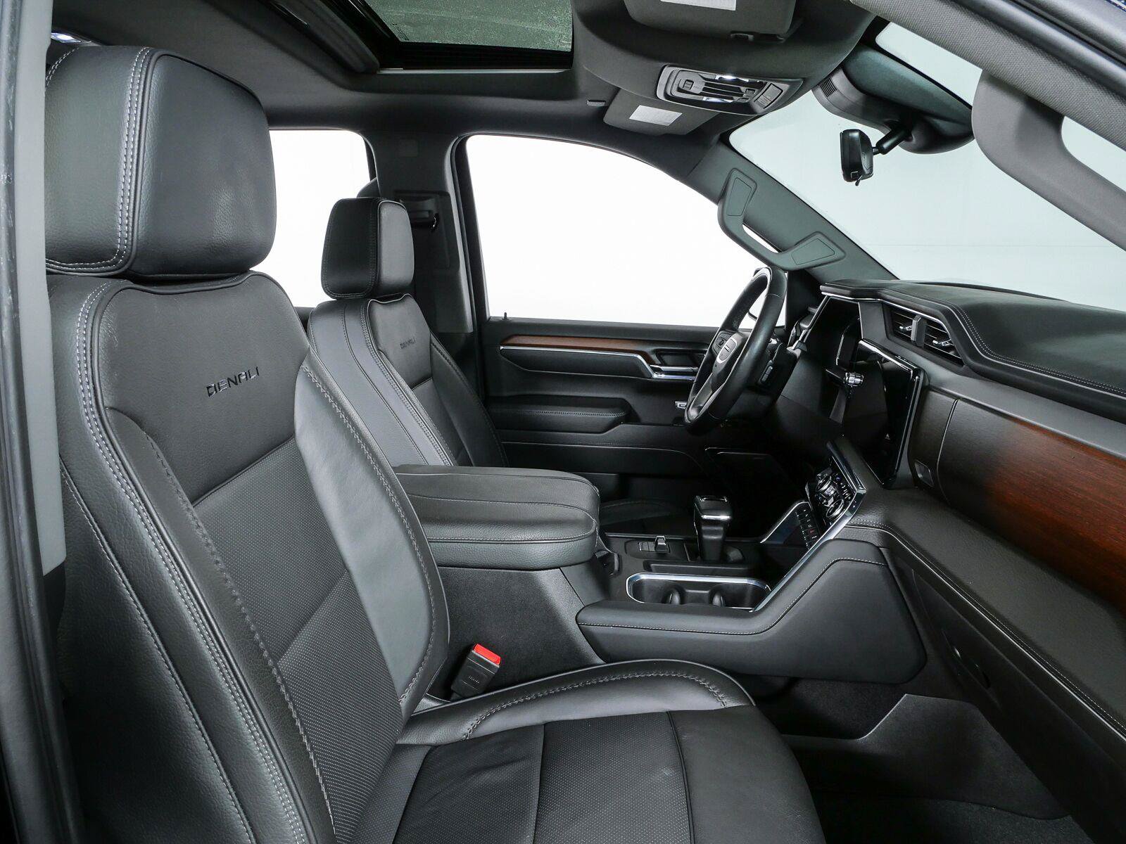 Used 2024 GMC Sierra 1500 Denali AWD/4WD image 27
