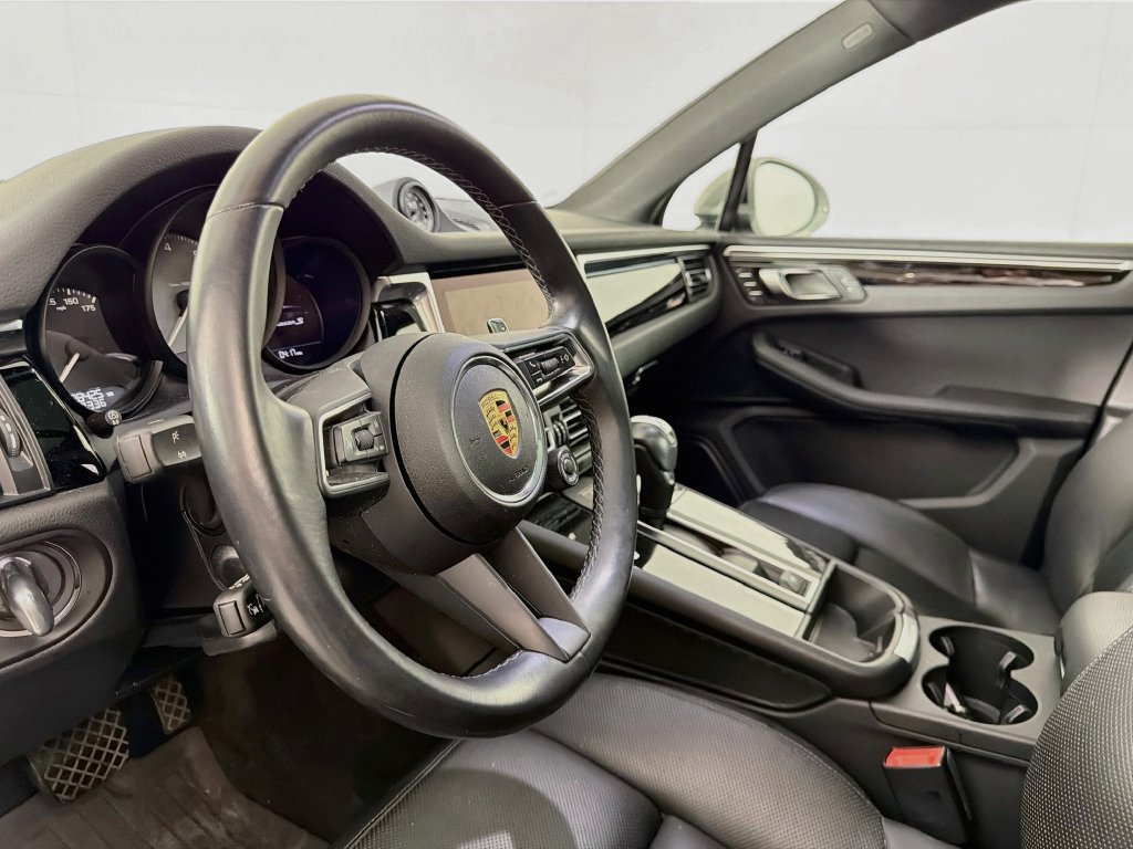 Certified 2023 Porsche Macan S AWD/4WD image 4
