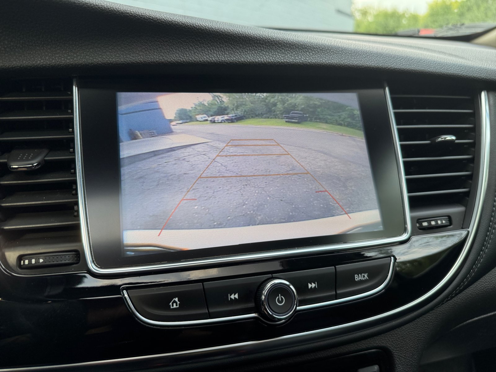 Used 2018 Buick Encore Essence AWD/4WD image 19