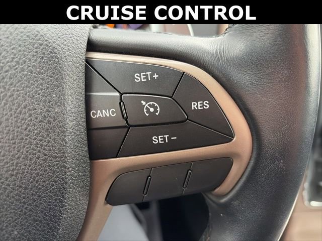 Used 2017 Jeep Grand Cherokee Laredo AWD/4WD image 19