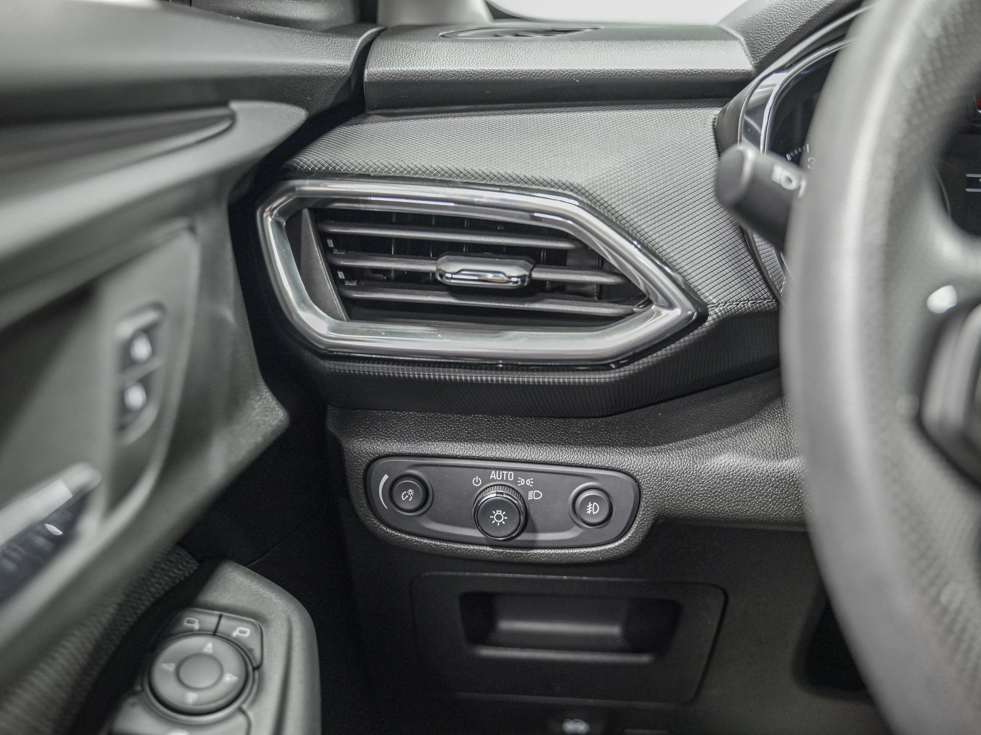 Used 2021 Chevrolet TrailBlazer LT AWD/4WD image 20