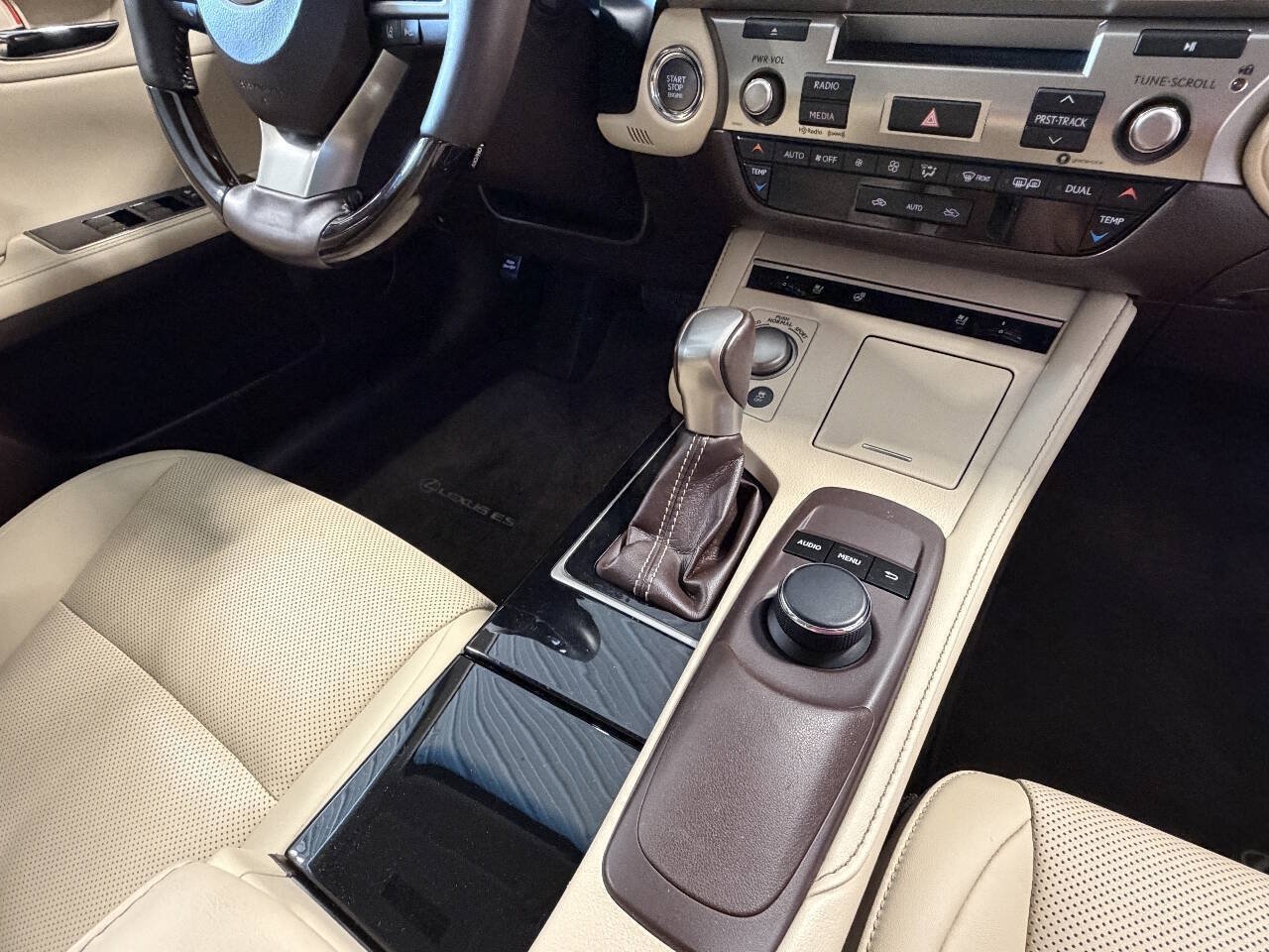 Used 2017 Lexus ES 350 w/ Premium Package FWD image 18