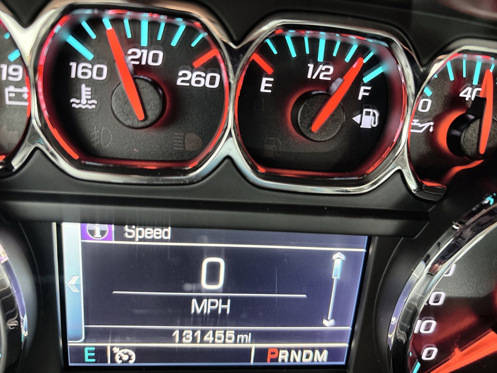 Used 2015 Chevrolet Suburban LT image 25