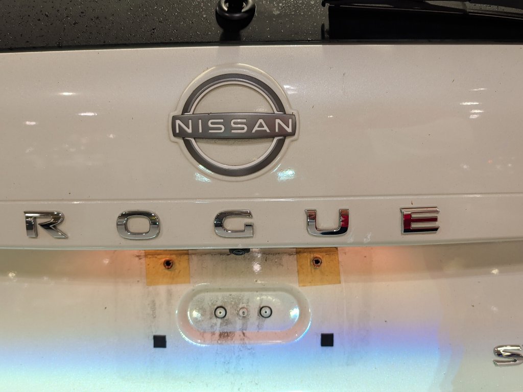Used 2023 Nissan Rogue SV AWD/4WD image 13
