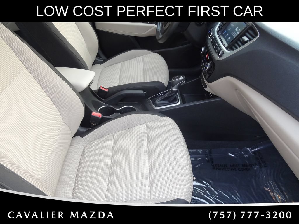 Used 2022 Hyundai Accent Limited FWD image 14