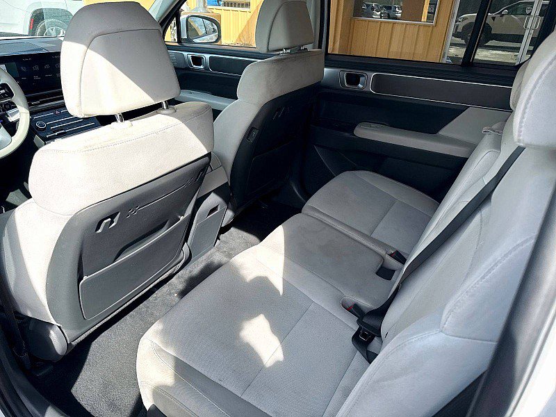 Used 2025 Hyundai Santa Fe SE image 12