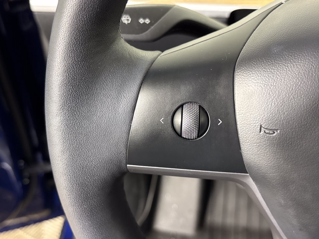Used 2023 Tesla Model Y Long Range AWD/4WD image 19