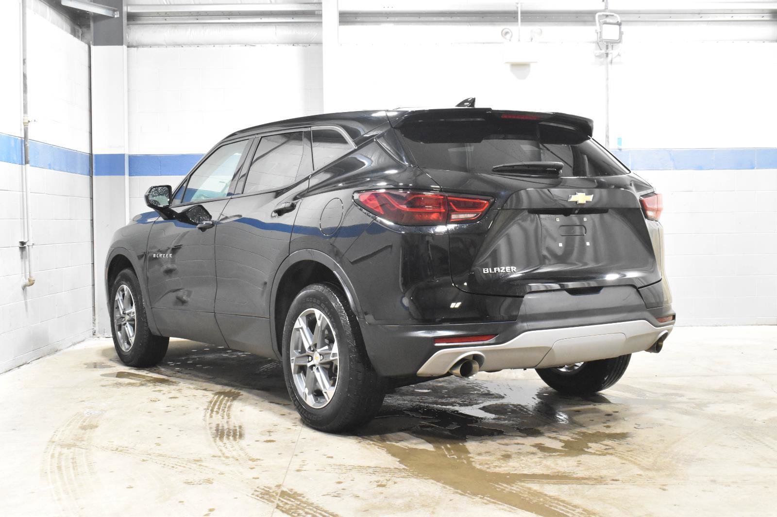 Used 2024 Chevrolet Blazer LT FWD image 26