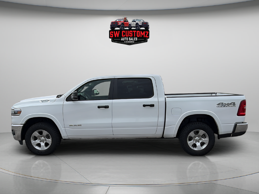 Used 2025 RAM 1500 Big Horn AWD/4WD image 4