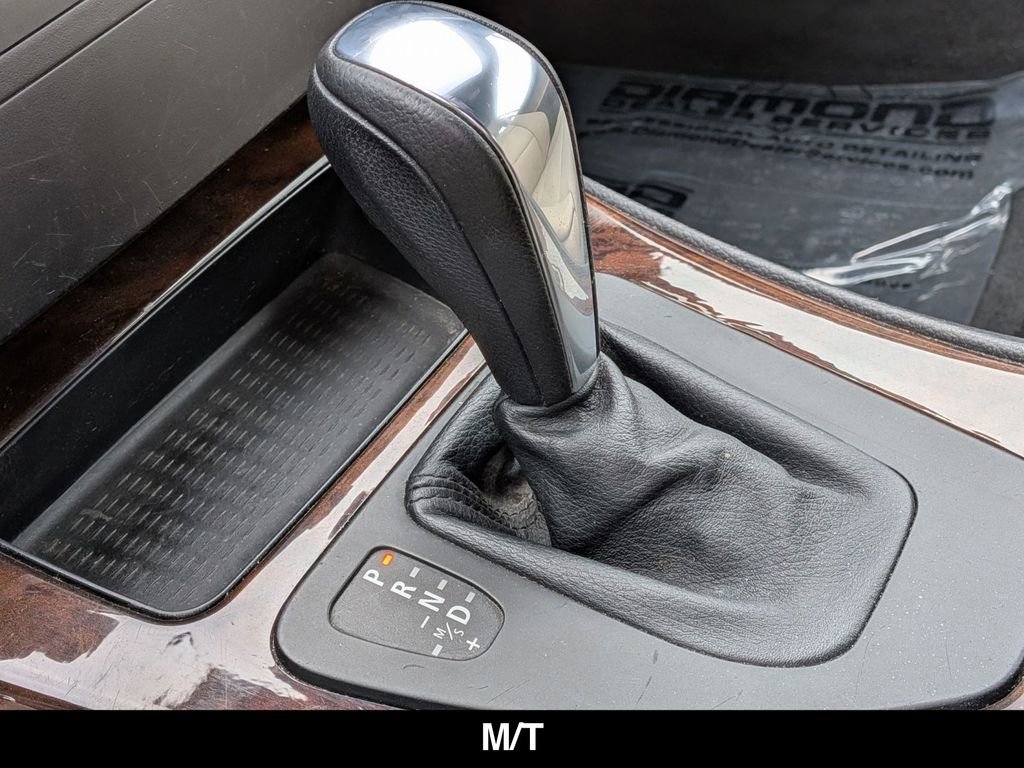 Used 2011 BMW 335i Convertible image 4