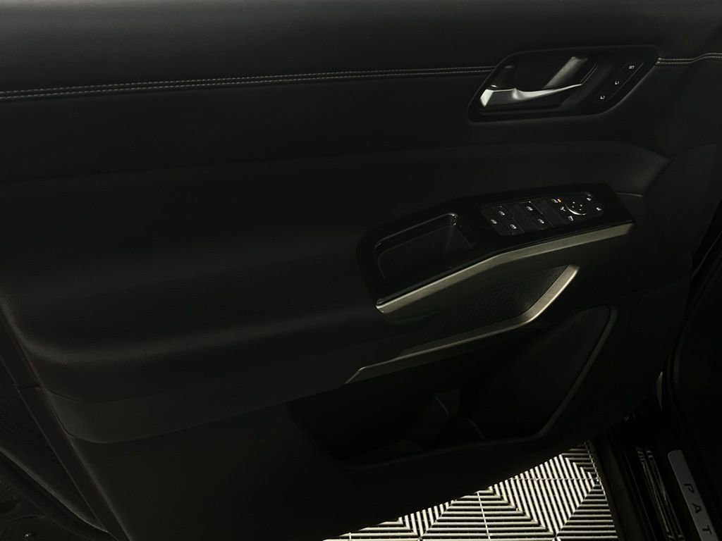 Used 2023 Nissan Pathfinder Platinum w/ Cargo Package image 22