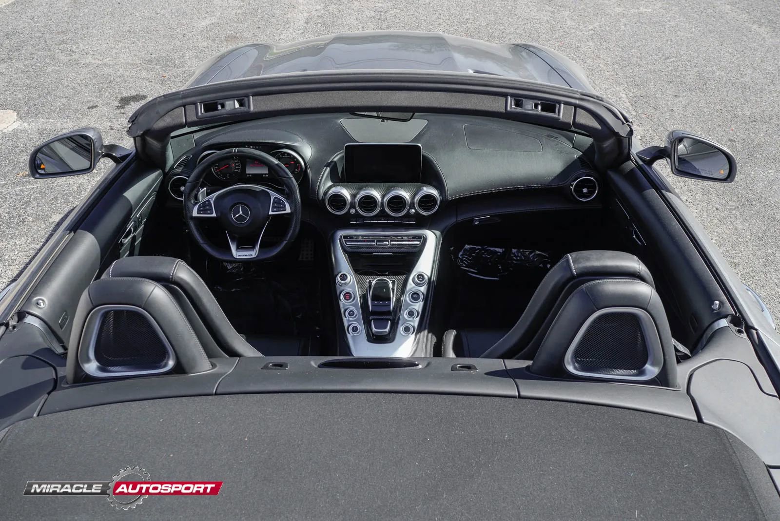 Used 2018 Mercedes-Benz AMG GT Roadster w/ Exclusive Interior Package image 30