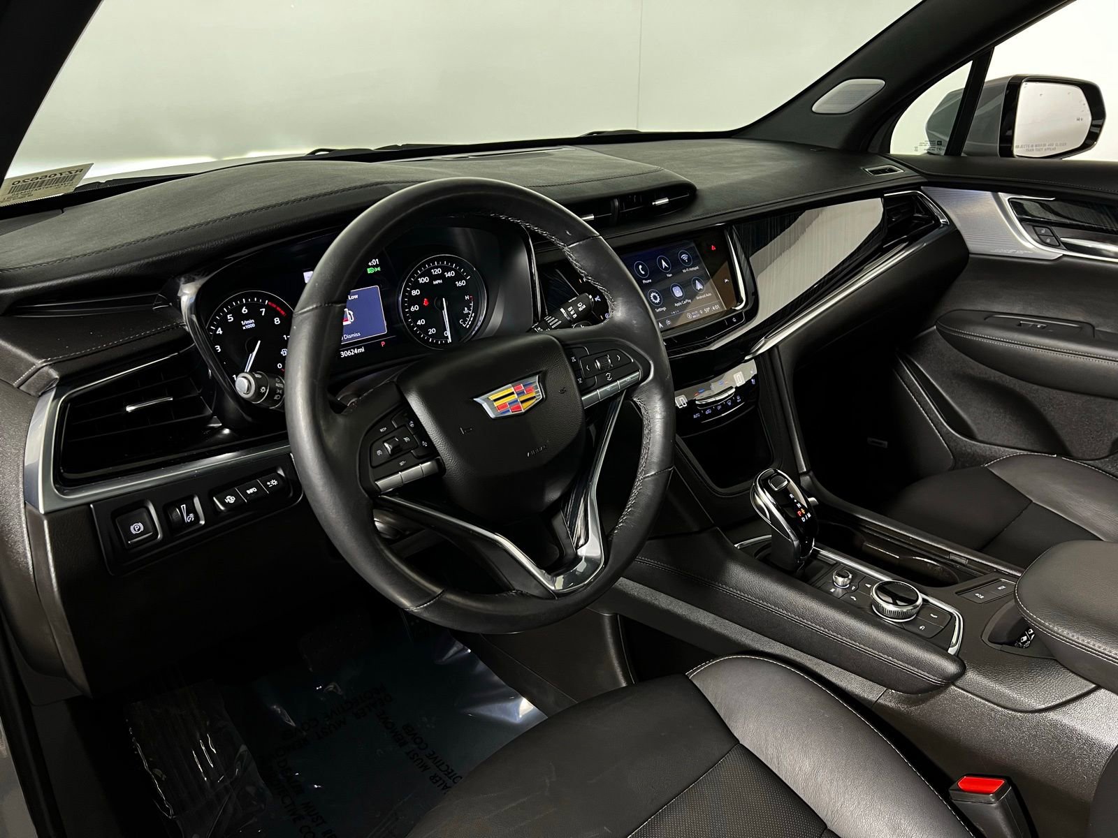 Used 2024 Cadillac XT6 Premium Luxury w/ Technology Package FWD image 12