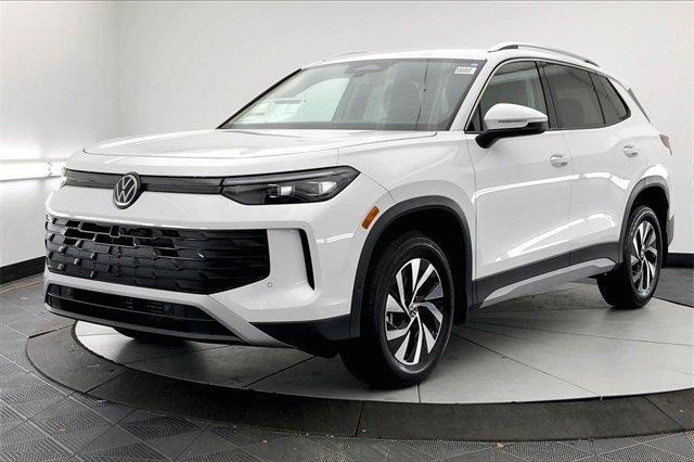 New 2026 Volkswagen Tiguan S image 2