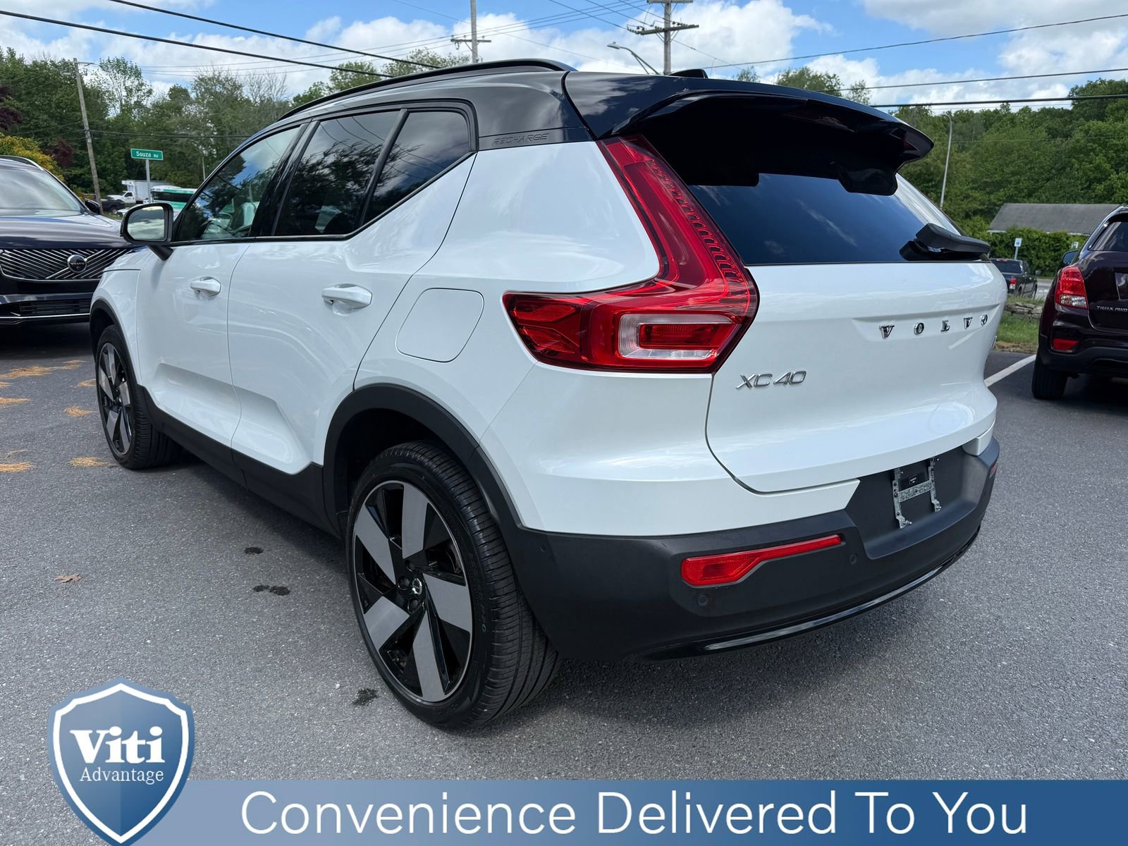 Used 2023 Volvo XC40 Recharge Ultimate w/ Protection Package Premier AWD/4WD image 6