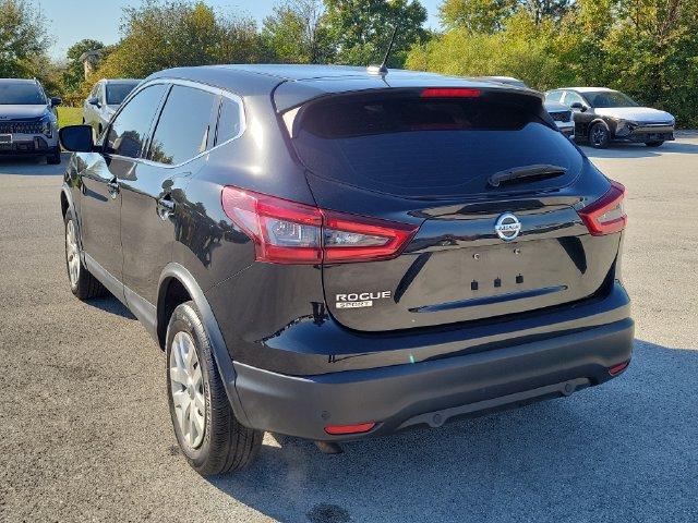 Used 2020 Nissan Rogue Sport S FWD image 3