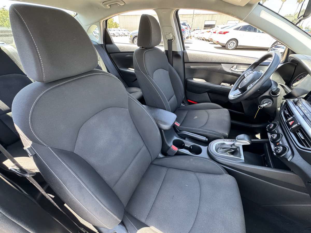 Used 2022 Kia Forte LXS FWD image 14