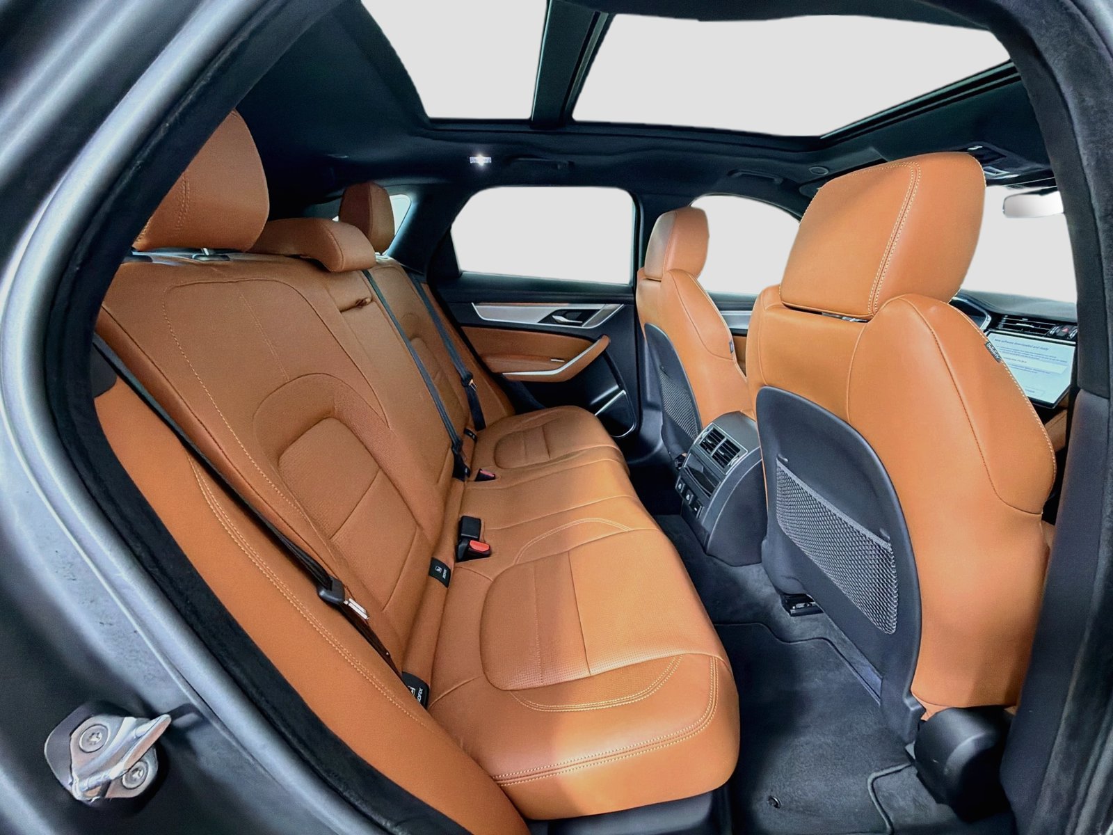 Certified 2026 Jaguar F-PACE R-Dynamic S AWD/4WD image 36