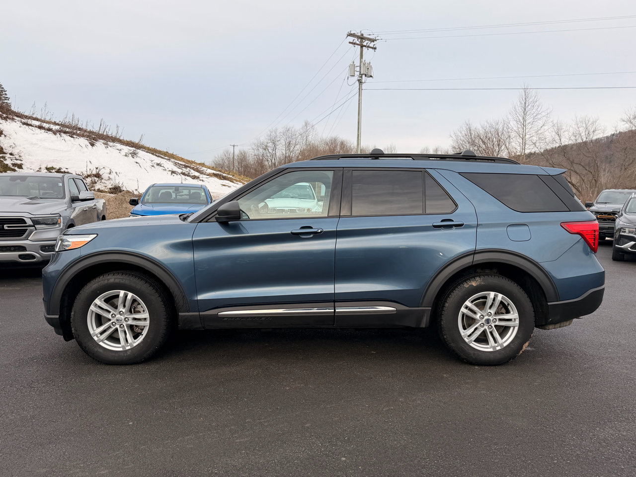 Used 2020 Ford Explorer XLT w/ Equipment Group 202A image 8