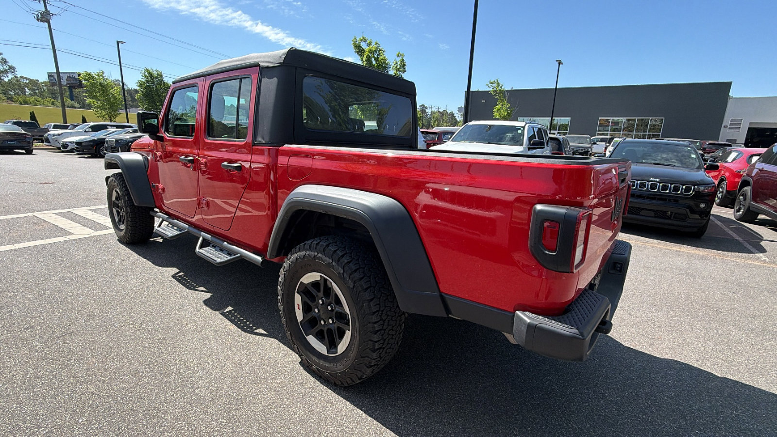 Used 2025 Jeep Gladiator Sport AWD/4WD image 10