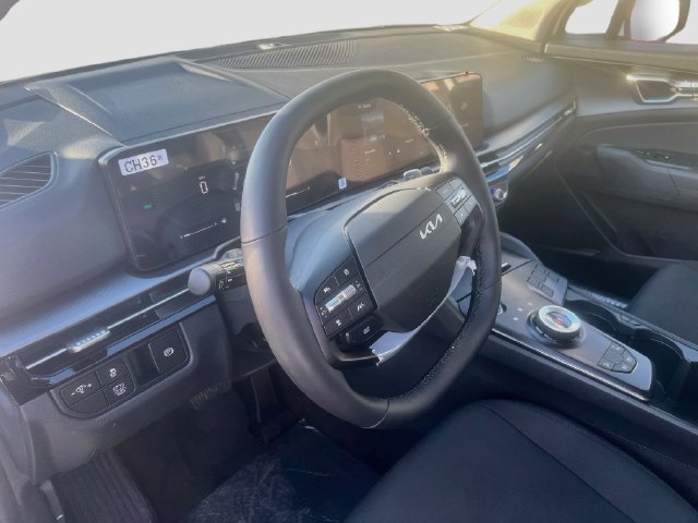 New 2027 Kia Sportage LX FWD image 9