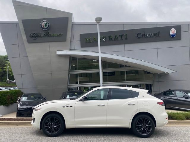 Used 2024 Maserati Levante GT Ultima image 3