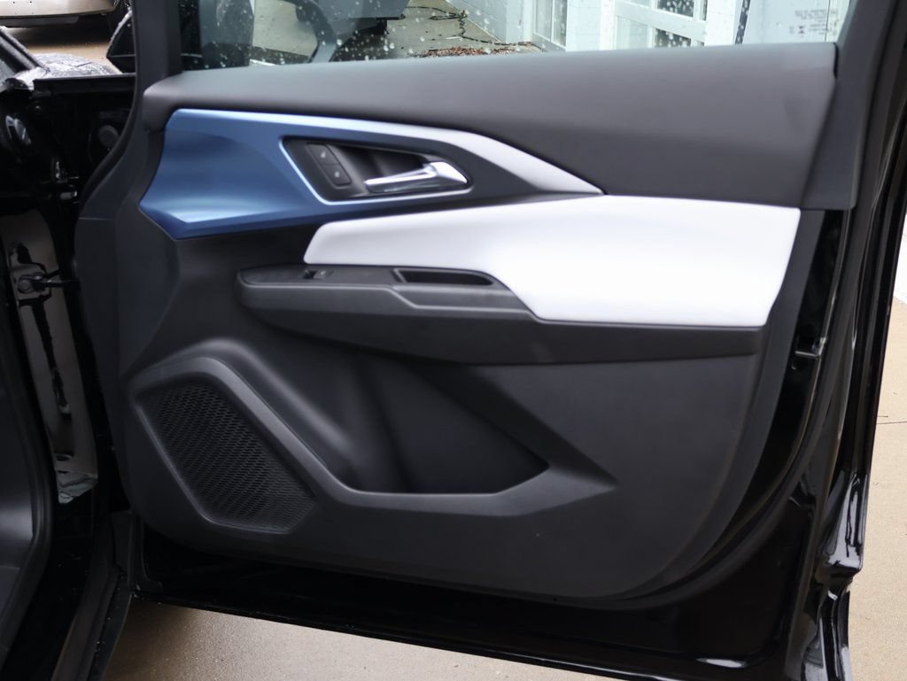 New 2026 Chevrolet Equinox EV LT w/ Convenience Package II FWD image 32