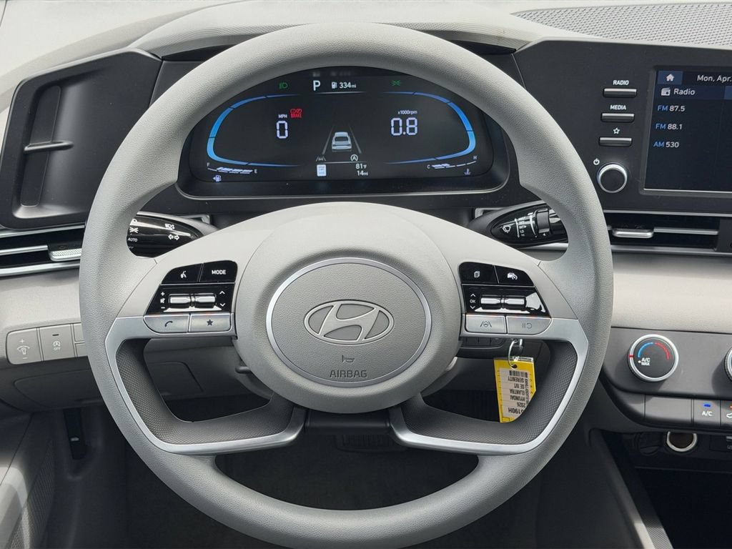 New 2026 Hyundai Elantra SE FWD image 17