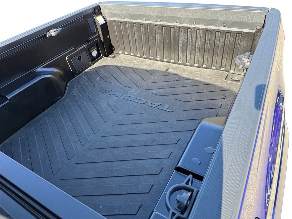 Used 2022 Toyota Tacoma 4x4 Double Cab image 9